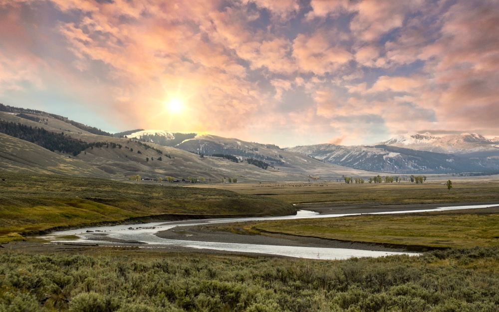 Yellowstone,Sunset,In,Lamar,Valley